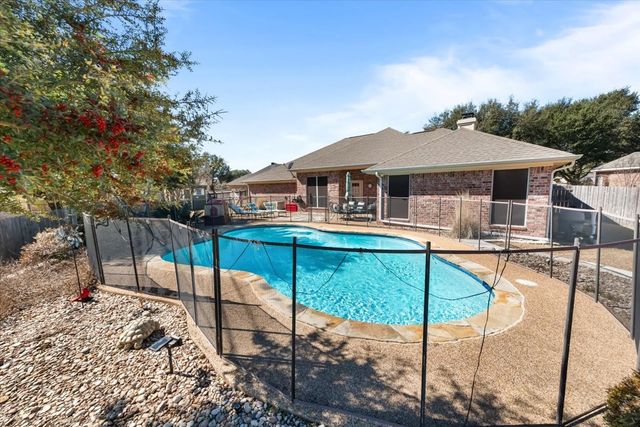 1212 Stonehill Circle, Hewitt, TX 76643