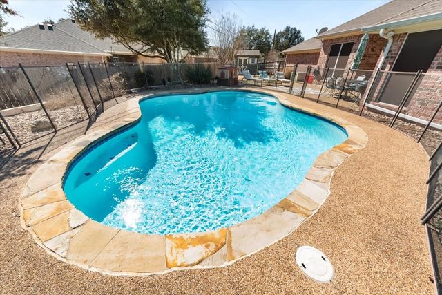 1212 Stonehill Circle, Hewitt, TX 76643