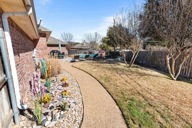 1212 Stonehill Circle, Hewitt, TX 76643