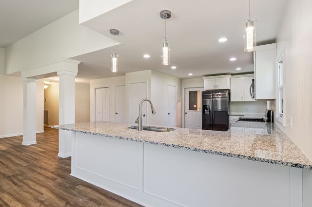 1106 Roseland Dr, Columbia, TN 38401