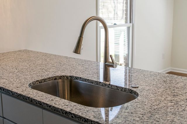 1106 Roseland Dr, Columbia, TN 38401