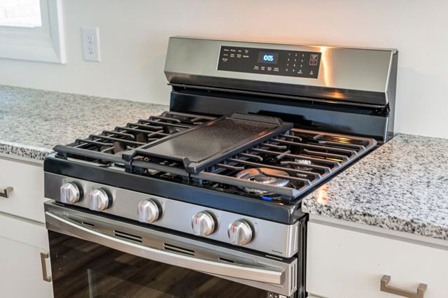 1106 Roseland Dr, Columbia, TN 38401