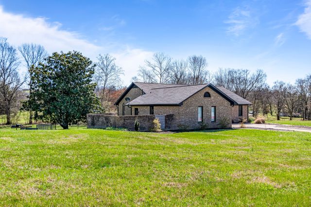 1106 Roseland Dr, Columbia, TN 38401