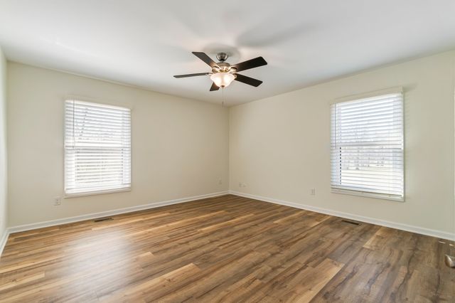 1106 Roseland Dr, Columbia, TN 38401