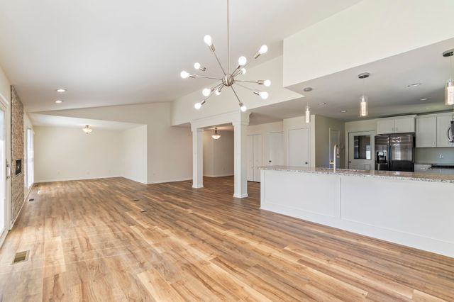 1106 Roseland Dr, Columbia, TN 38401