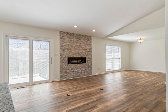 1106 Roseland Dr, Columbia, TN 38401