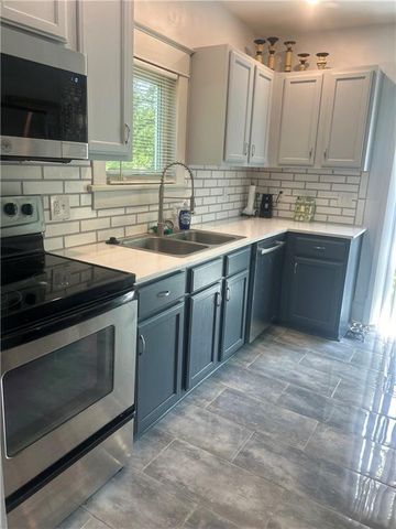 944 S 55th Street, Kansas City, KS 66106
