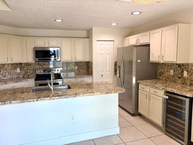 16850 Crestview Ln, Weston, FL 33326