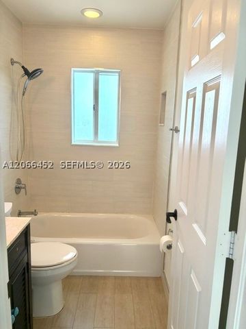 16850 Crestview Ln, Weston, FL 33326