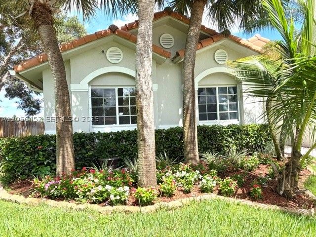 16850 Crestview Ln, Weston, FL 33326