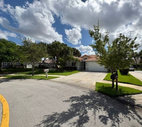 16850 Crestview Ln, Weston, FL 33326