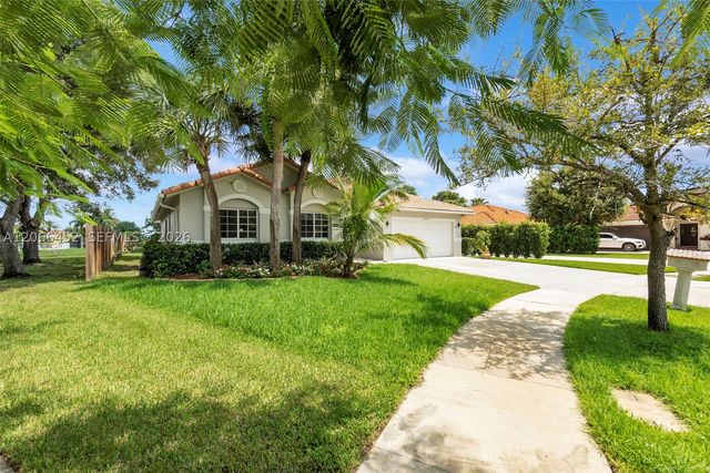 16850 Crestview Ln, Weston, FL 33326