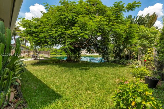 16850 Crestview Ln, Weston, FL 33326