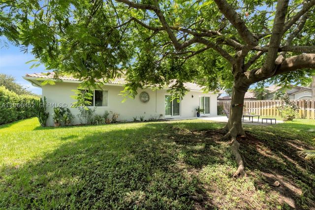 16850 Crestview Ln, Weston, FL 33326