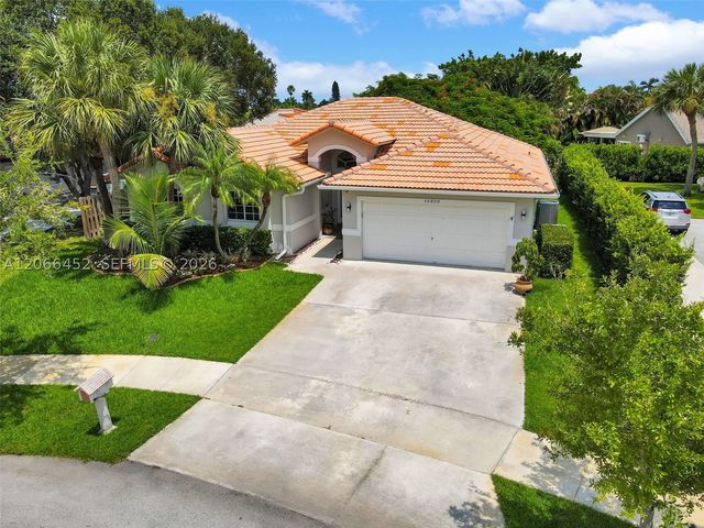 16850 Crestview Ln, Weston, FL 33326