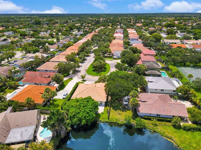 16850 Crestview Ln, Weston, FL 33326