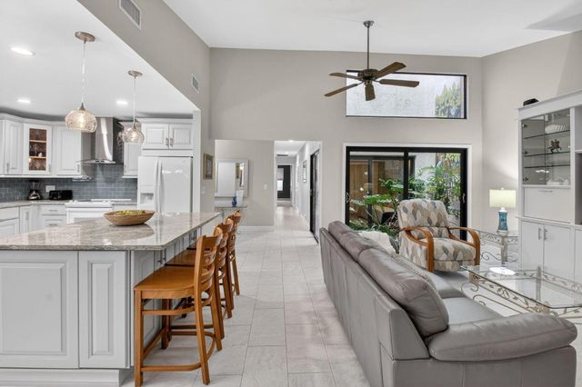 327 SW 29th Avenue, Delray Beach, FL 33445