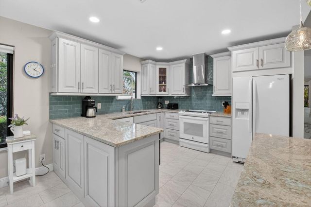 327 SW 29th Avenue, Delray Beach, FL 33445