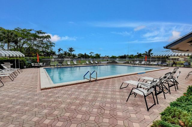 327 SW 29th Avenue, Delray Beach, FL 33445