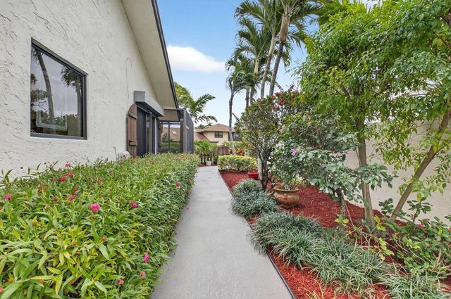 327 SW 29th Avenue, Delray Beach, FL 33445