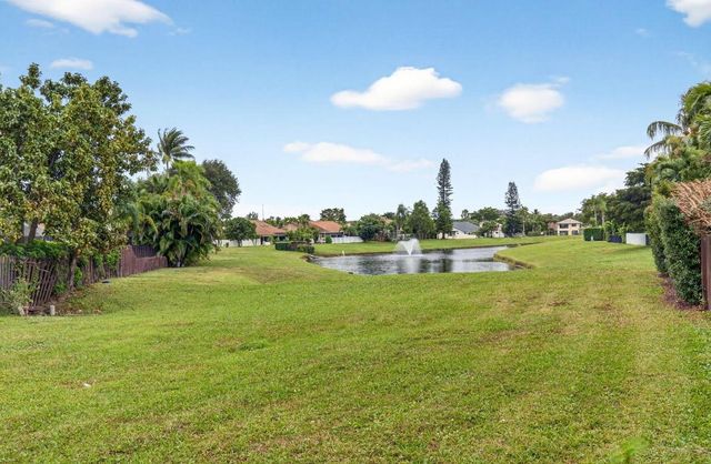 327 SW 29th Avenue, Delray Beach, FL 33445