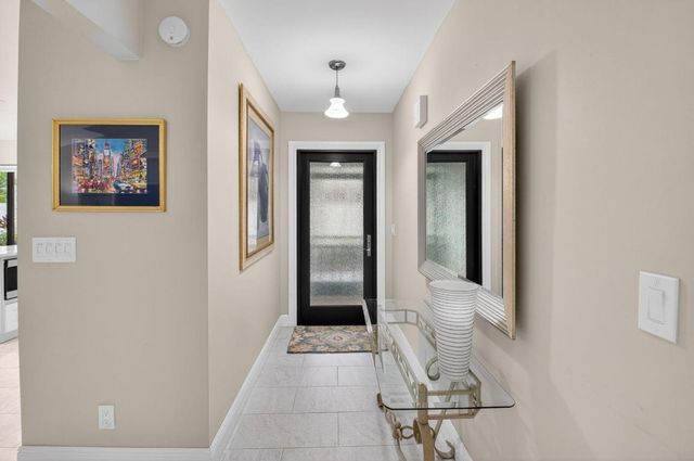 327 SW 29th Avenue, Delray Beach, FL 33445