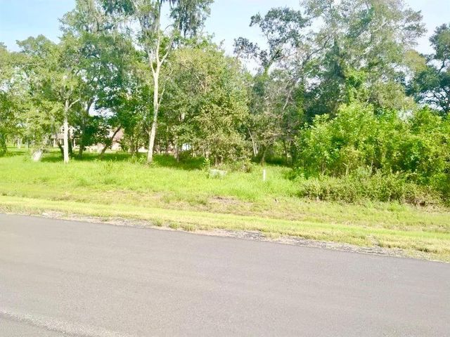 32203 Bayou Bend, Richwood, TX 77515