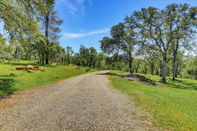 8877 Dutch Flat Trl, Smartsville, CA 95977