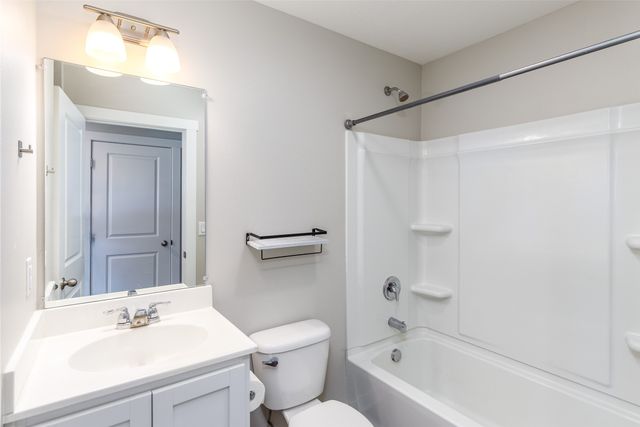 155 NE 25th Lane, Ankeny, IA 50021