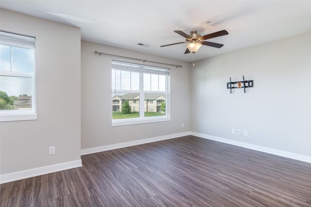 155 NE 25th Lane, Ankeny, IA 50021