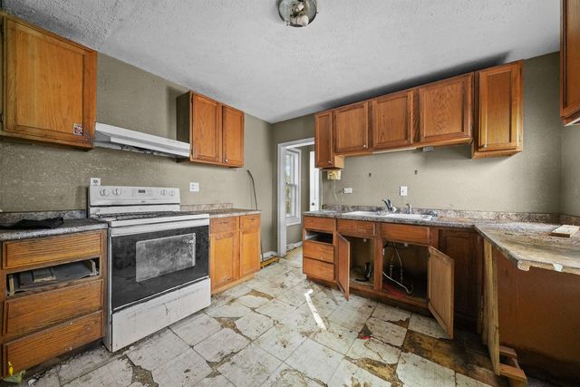 226 S Gladwin Street, Lake City, MI 49651