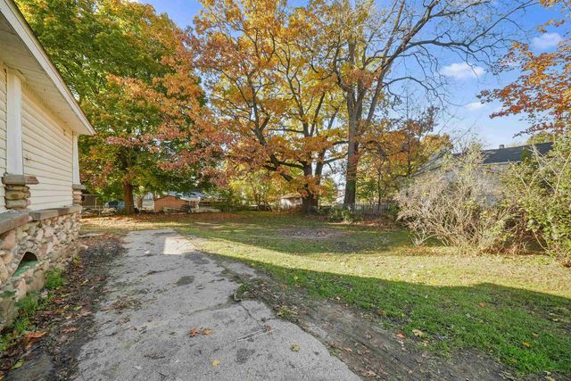 226 S Gladwin Street, Lake City, MI 49651