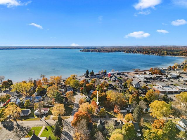 226 S Gladwin Street, Lake City, MI 49651