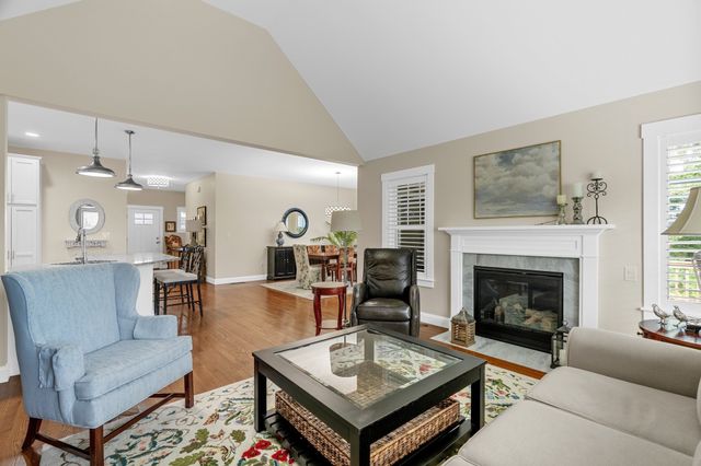 86 White Clover Trl, Plymouth, MA 02360