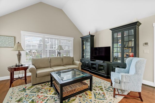 86 White Clover Trl, Plymouth, MA 02360