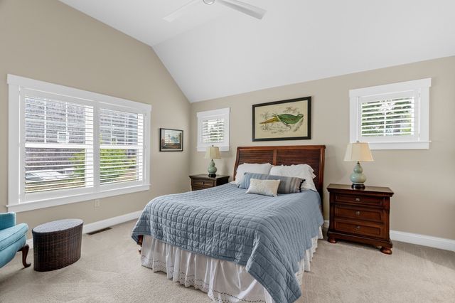 86 White Clover Trl, Plymouth, MA 02360