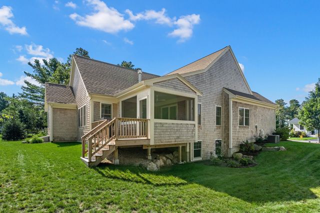 86 White Clover Trl, Plymouth, MA 02360