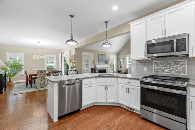 86 White Clover Trl, Plymouth, MA 02360
