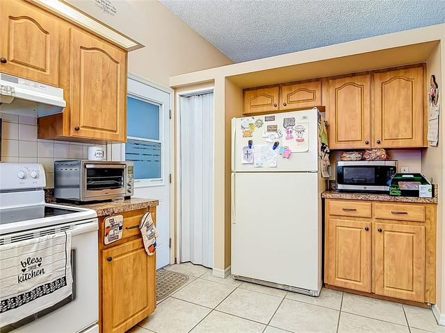 900 YELLOWBIRD AVENUE, Deltona, FL 32725