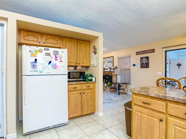 900 YELLOWBIRD AVENUE, Deltona, FL 32725