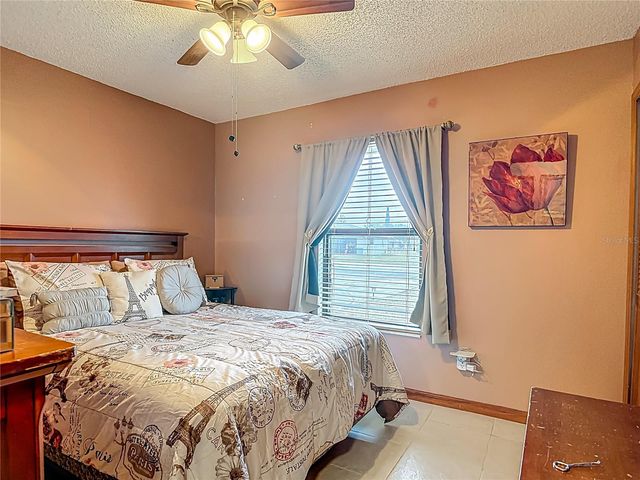 900 YELLOWBIRD AVENUE, Deltona, FL 32725