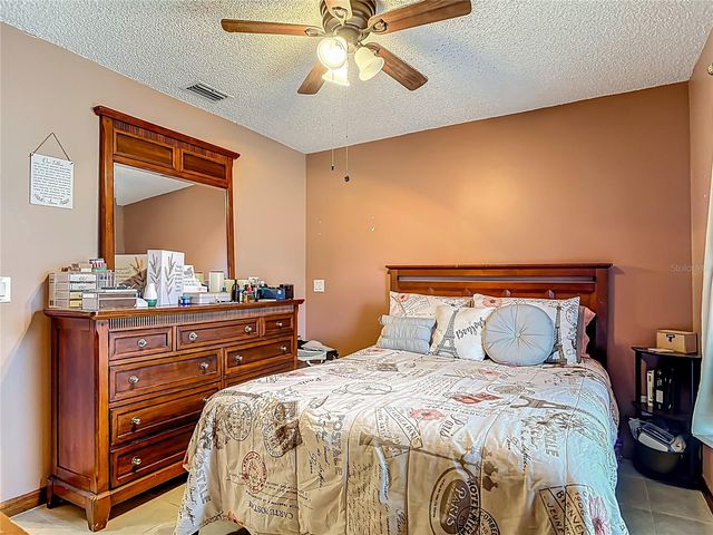 900 YELLOWBIRD AVENUE, Deltona, FL 32725