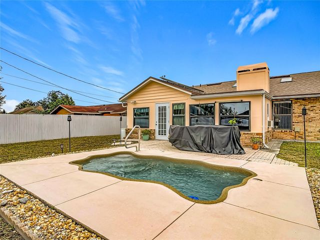 900 YELLOWBIRD AVENUE, Deltona, FL 32725