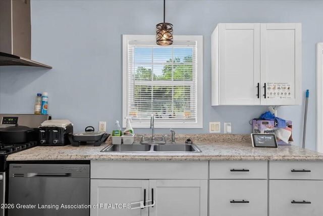 707 Sawyer Road, Lansing, MI 48911