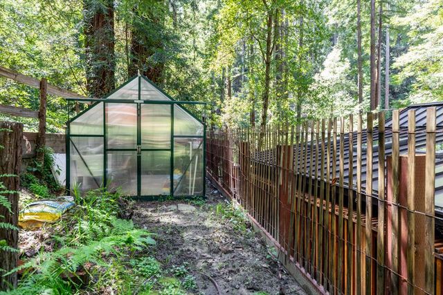 414 Hiawatha Road, Boulder Creek, CA 95006