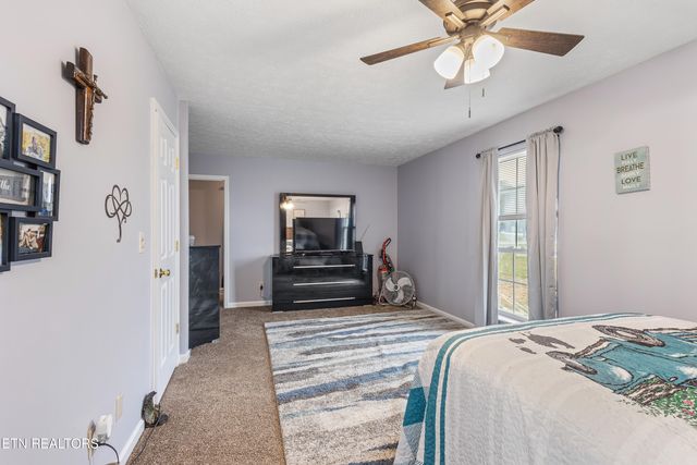 925 Oak Grove Rd, Madisonville, TN 37354