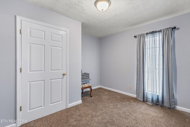 925 Oak Grove Rd, Madisonville, TN 37354