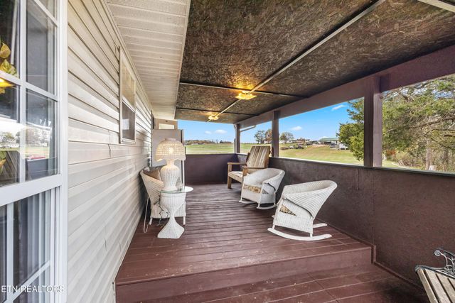 925 Oak Grove Rd, Madisonville, TN 37354