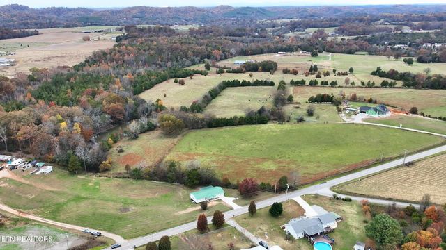 925 Oak Grove Rd, Madisonville, TN 37354