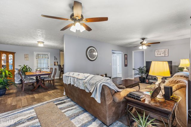 925 Oak Grove Rd, Madisonville, TN 37354